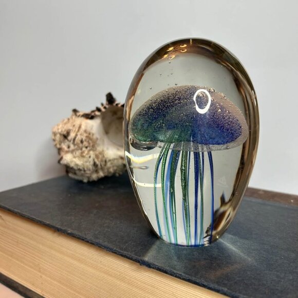 Hand-Blown Glass Jellyfish Paperweight – Blue & Green Ocean Art Decor – 4.5” Tal - Picture 8 of 8